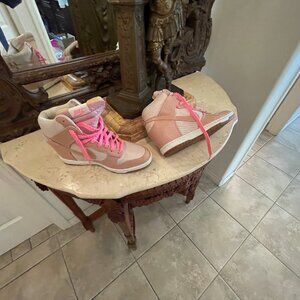 NIKE sky high dunk shoes, sneakers size 8.5 pink